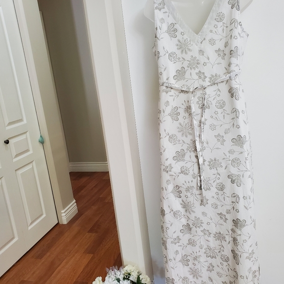 Lovely White Maxi Dress sz 8 - Picture 16 of 16